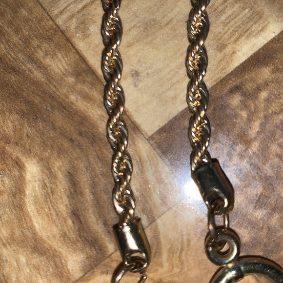 JL DESIGN CHEETA GOLDTONE EARRINGS & MATCHING TOGGLE BRACELET* - Picture 6 of 8